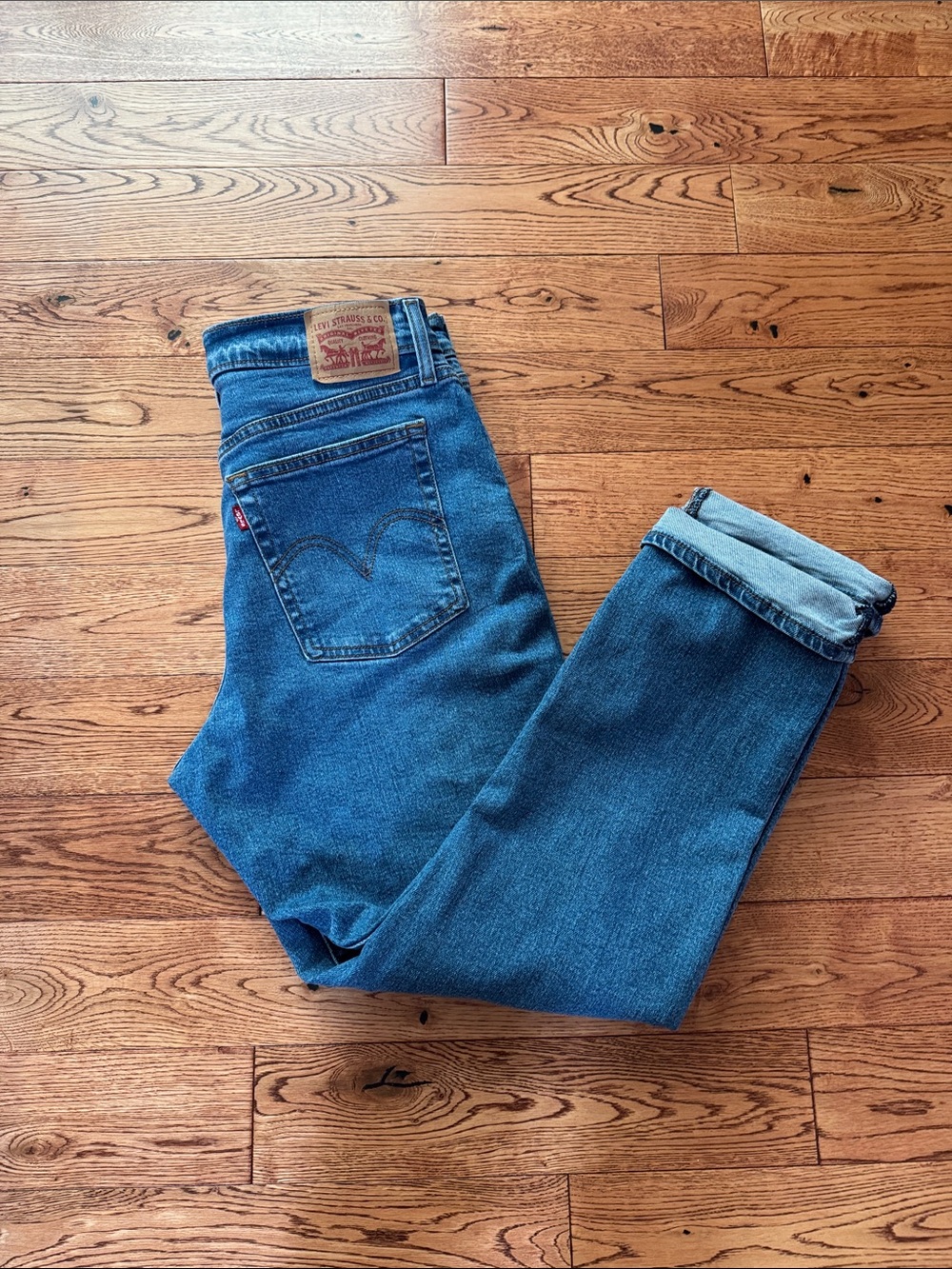 Levi's Women's Straight Leg Jeans — Blue Denim size 31